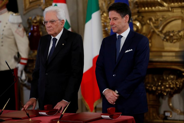 italia presidente y giuseppe conte 
